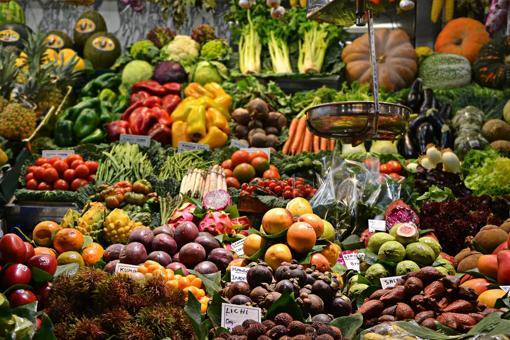 Tarabă cu fructe și legume colorate